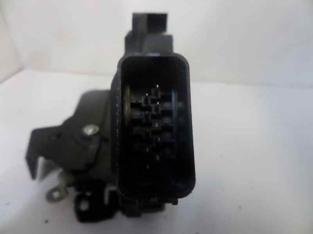 4892360 Cerradura de puerta delantera derecha  en stock Sabadell