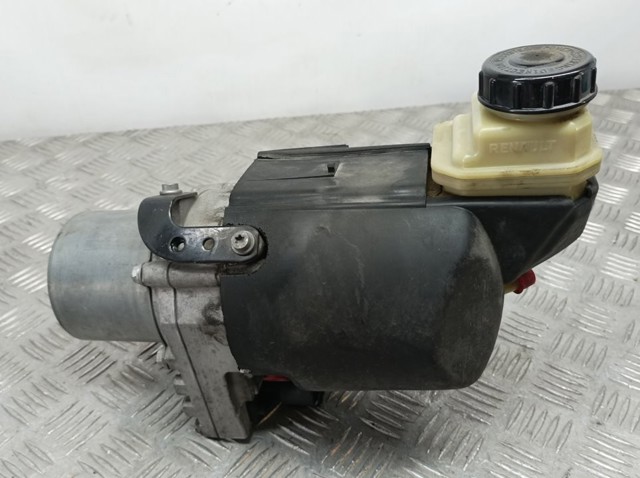 491100033R RENAULT Bomba de dirección comprar Madrid