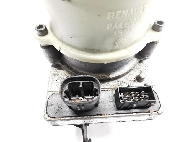 491105358R Bomba de dirección  en stock Sabadell
