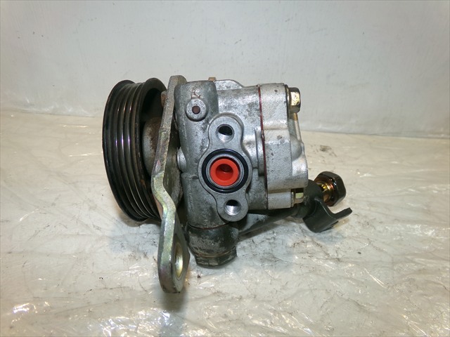 Bomba de dirección hidráulica Nissan Micra  (K11)