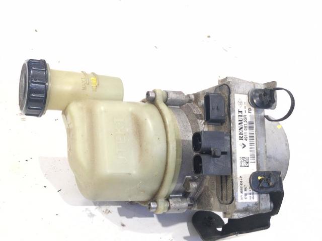 RENAULT 491109155R Bomba de dirección  en stock Salamanca