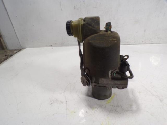 Bomba de dirección 491109313R RENAULT