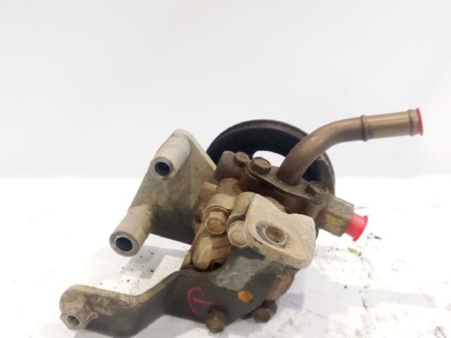 Bomba de dirección asistida  49110VK513 NISSAN