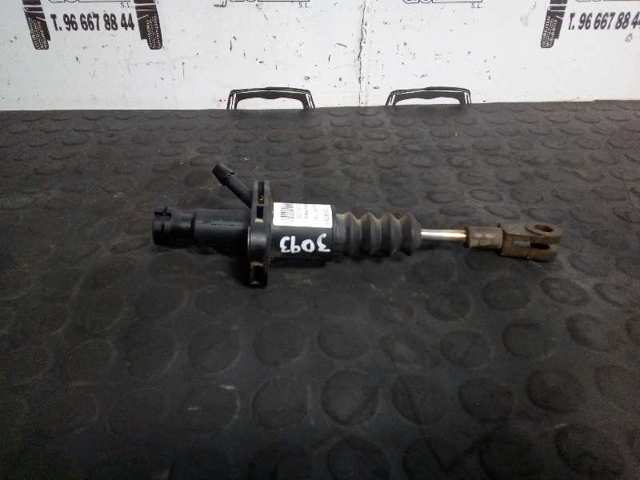 Cilindro maestro de clutch 4926952 OPEL
