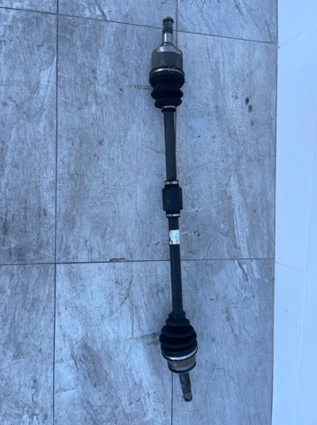 Árbol de transmisión delantero derecho 495002D011 Hyundai/Kia