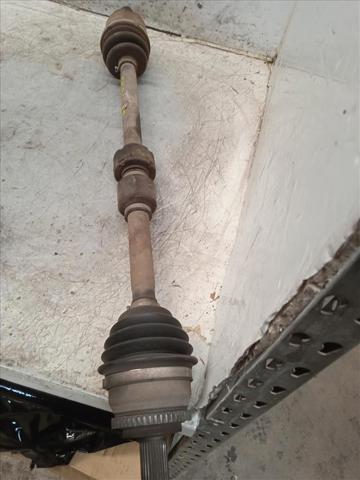 HYUNDAI 495002L210 Semieje delantero derecho  en stock Terrassa