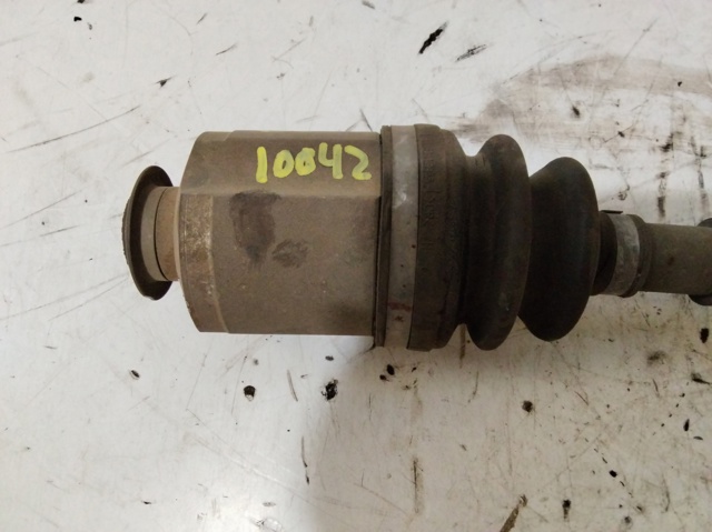 Semieje delantero derecho 495012P000 HYUNDAI