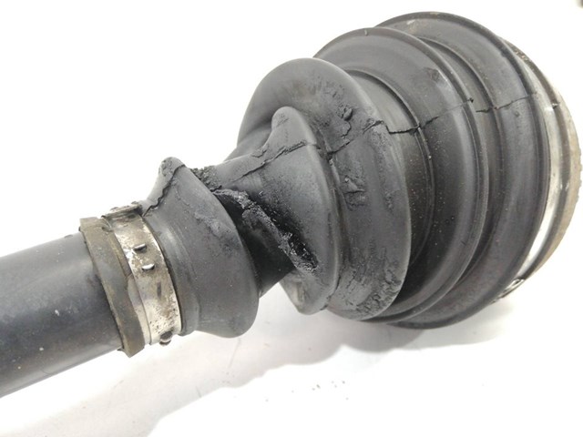 Semieje delantero izquierdo 4A0407272 VAG