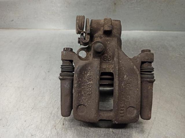 Pinza de freno trasera izquierda 4A0615423 VAG