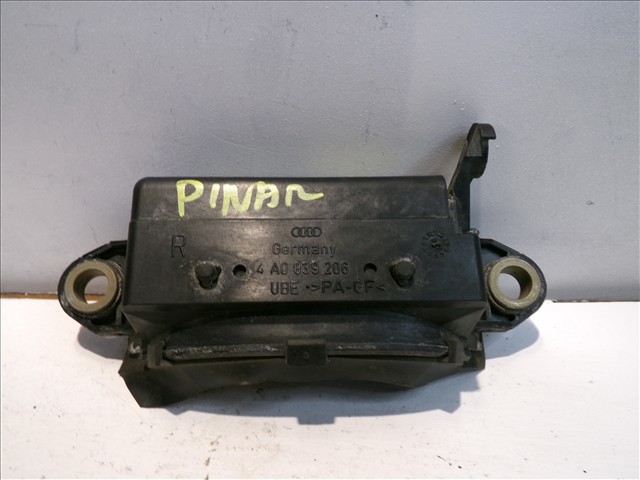 VAG 4A0839206 Manija exterior derecha de puerta trasera  en stock Terrassa