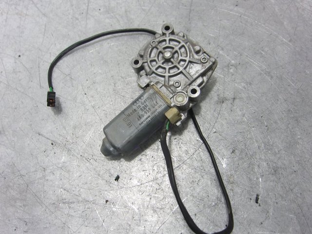 Motor eléctrico, elevalunas, puerta delantera izquierda 4A0959801 VAG/Audi