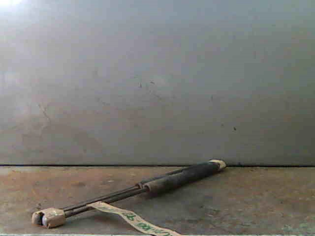 4A5827552 Amortiguador maletero  en stock Sabadell