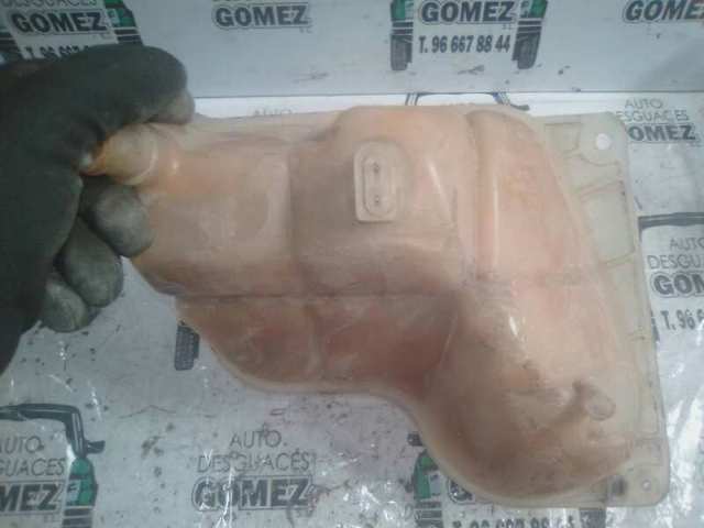 4B0121403 VAG Vaso de expansión  en stock Córdoba