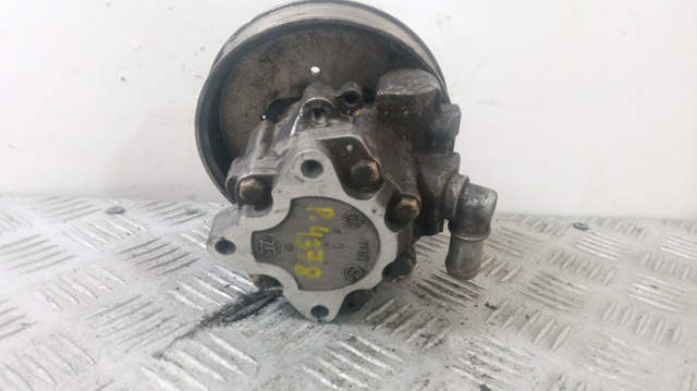 VAG 4B0145155R Bomba de dirección  en stock Salamanca