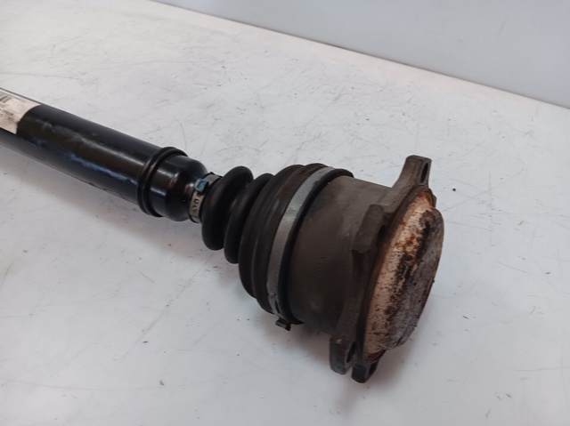 VAG 4B0407272C Semieje delantero derecho  en stock Salamanca