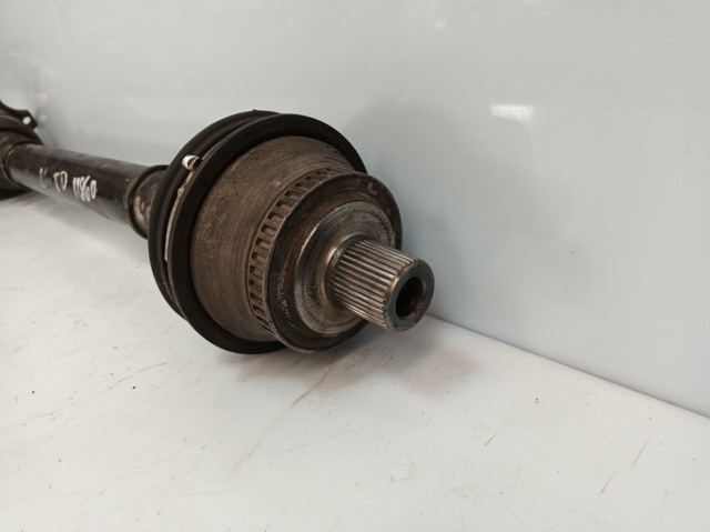 4B0407272C VAG Semieje delantero derecho comprar Madrid