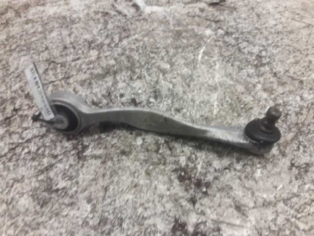 4B0407515 Buje del brazo de suspensión delantero superior  disponible Málaga