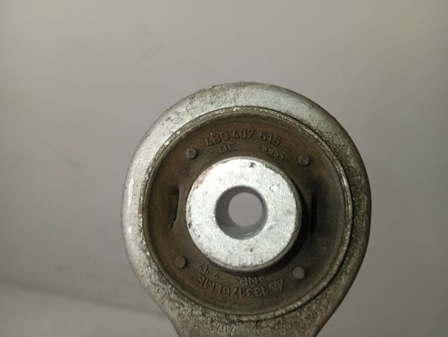 4B0407515 Buje del brazo de suspensión delantero superior  comprar en Zaragoza