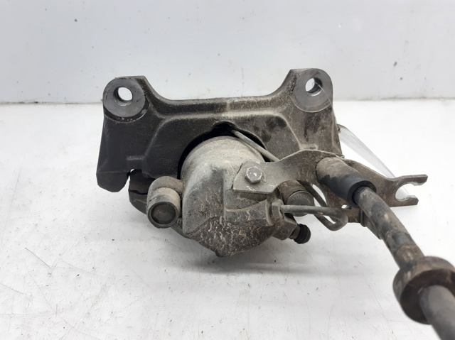 4B0615124 Pinza de freno delantera derecha  comprar en Reus