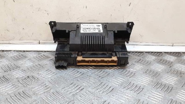 4B0820043F Unidad de control aire acondicionado  en stock Granada