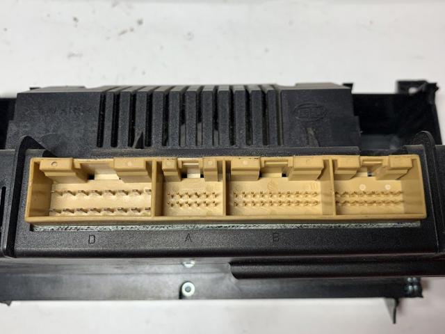 4B0820043H Unidad de control aire acondicionado  en stock Granada