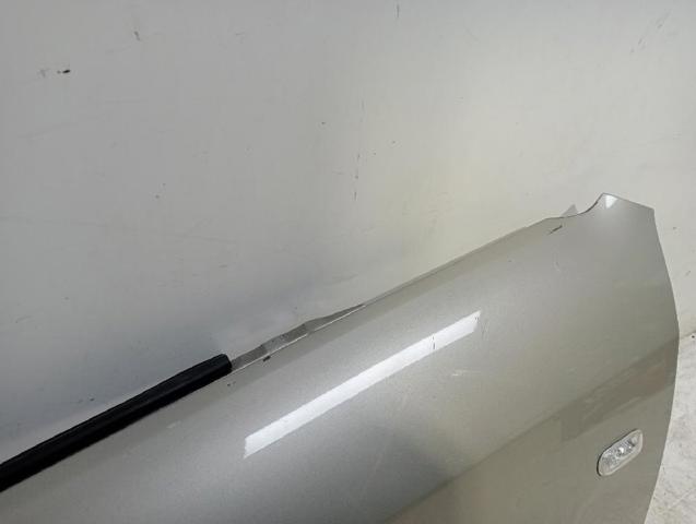 4B0821105B Aleta delantera izquierda  comprar en Reus