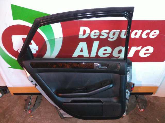 4B0833051 Puerta trasera izquierda  en stock Granada