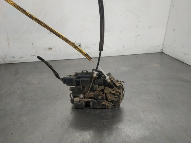 4B0839015G Cerradura de puerta trasera izquierda  en stock Castellón