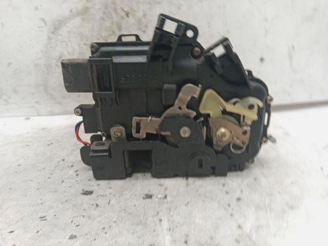 VAG 4B0839016G Cerradura de la puerta trasera derecha  en stock Valencia