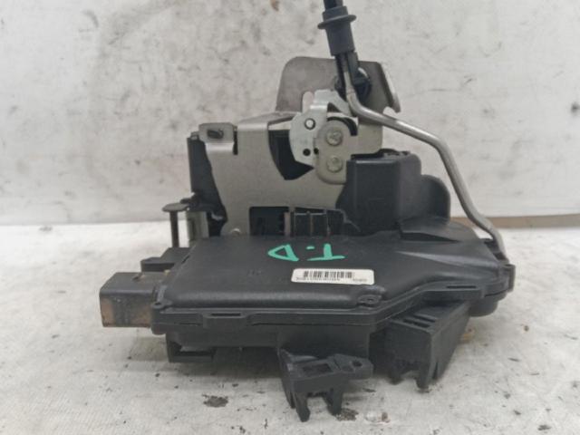 VAG 4B0839016G Cerradura de la puerta trasera derecha  en stock Terrassa
