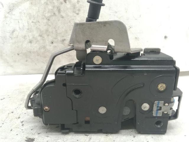 4B0839016G Cerradura de la puerta trasera derecha comprar Sevilla