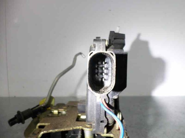 VAG 4B0839016G Cerradura de la puerta trasera derecha  comprar en Murcia