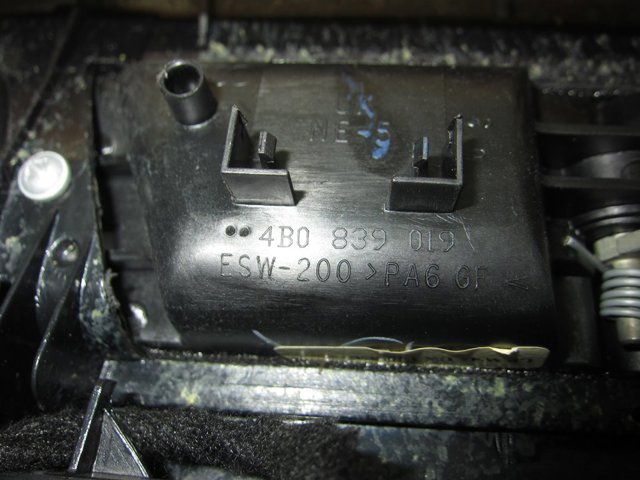 4B0839019 VAG Manija interior de puerta trasera izquierda  comprar en Oviedo