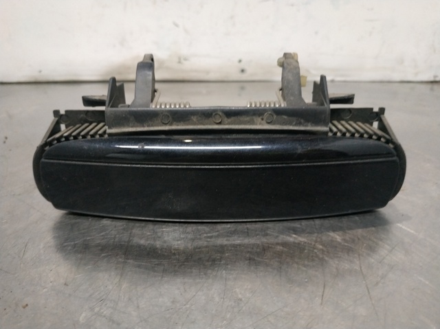 4B0839885 Soporte de manija exterior de puerta derecha  comprar en Reus
