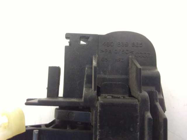 4B0839885 VAG Soporte de manija exterior de puerta derecha comprar Bilbao