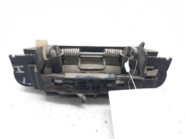 4B0839885 Soporte de manija exterior de puerta derecha  disponible Utrera