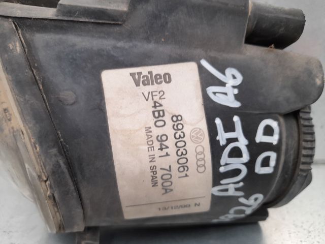 4B0941700 VAG Faro antiniebla derecho  comprar en Oviedo