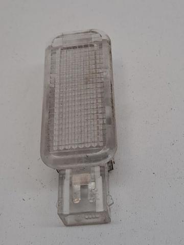 4B0947415A Luz de cortesía del maletero  en stock Castellón