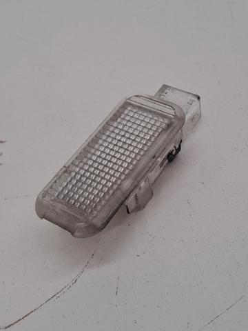 4B0947415A VAG Luz de cortesía del maletero  en stock Gandía