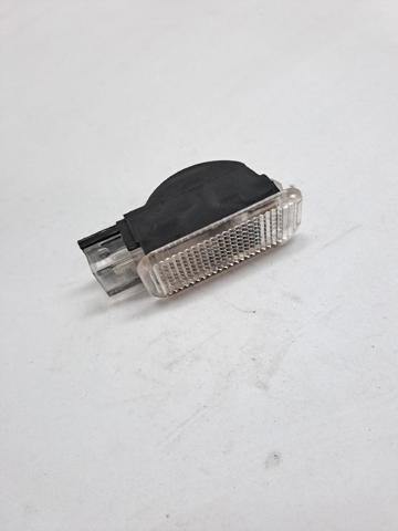 4B0947415A Luz de cortesía del maletero  en stock Sabadell