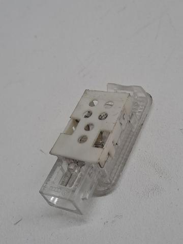 VAG 4B0947415A Luz de cortesía del maletero  en stock Salamanca