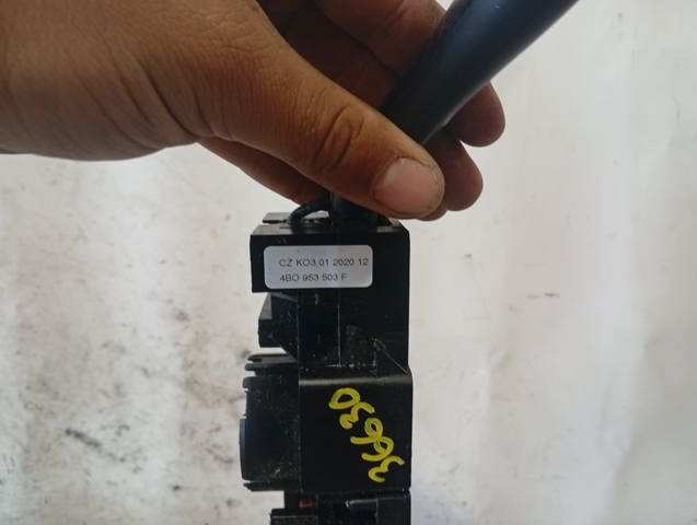 4B0953503F Conmutador derecho de la columna de dirección  en stock Sabadell