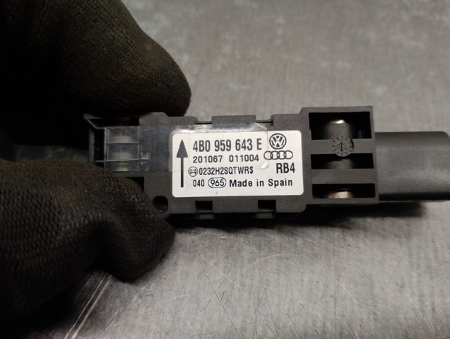 4B0959643E Sensor de airbag delantero comprar Sevilla