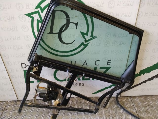 VAG 4B0959802B Motor del elevalunas de la puerta trasera derecha  en stock Valencia