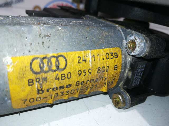 VAG 4B0959802B Motor del elevalunas de la puerta trasera derecha comprar Tarragona