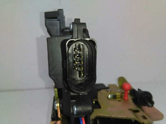 VAG 4B1837015B Cerradura  en stock Salamanca