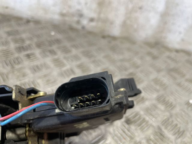 4B1837015B Cerradura de puerta delantera izquierda  comprar en Reus