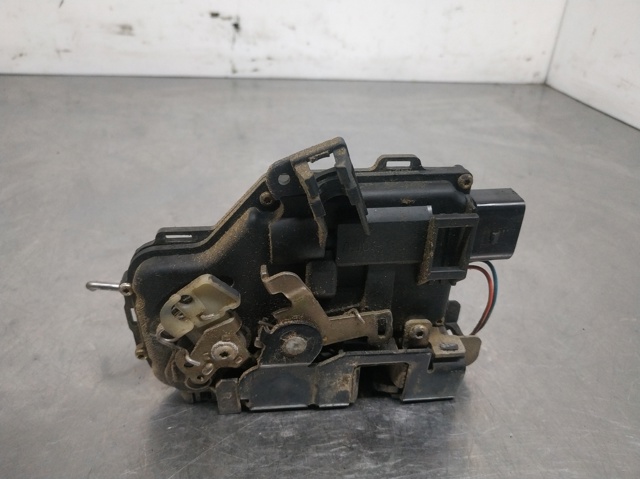 VAG 4B1837015B Cerradura de puerta delantera izquierda  disponible Valladolid