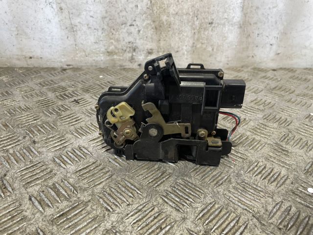 4B1837015B Cerradura de puerta delantera izquierda  comprar en Pontevedra