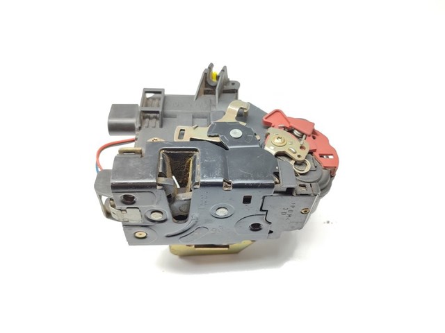 4B1837016E Cerradura de puerta delantera derecha  en stock Sabadell